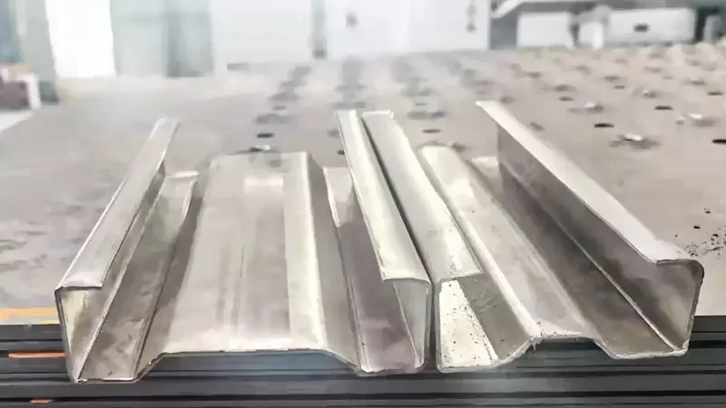 Muestras de perfiles metálicos conformados