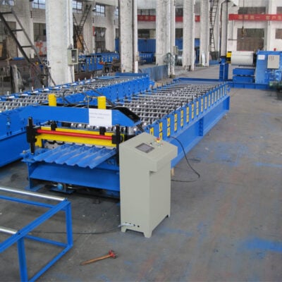 Machine de profilage de panneaux trapézoïdaux