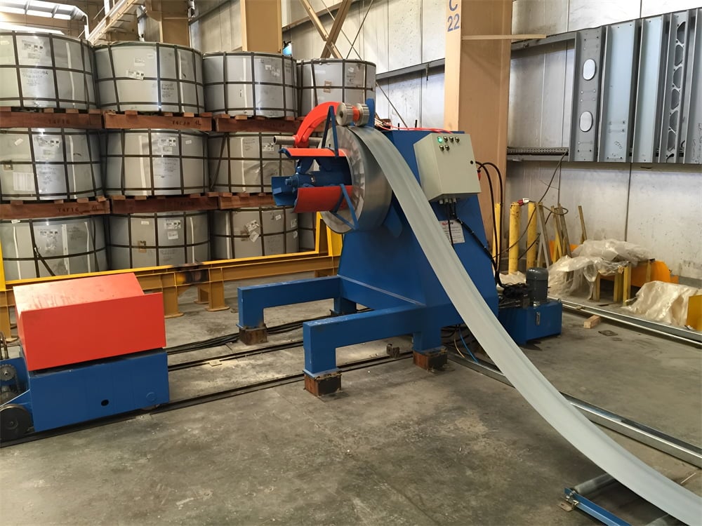 highway guardrail roll forming machine
