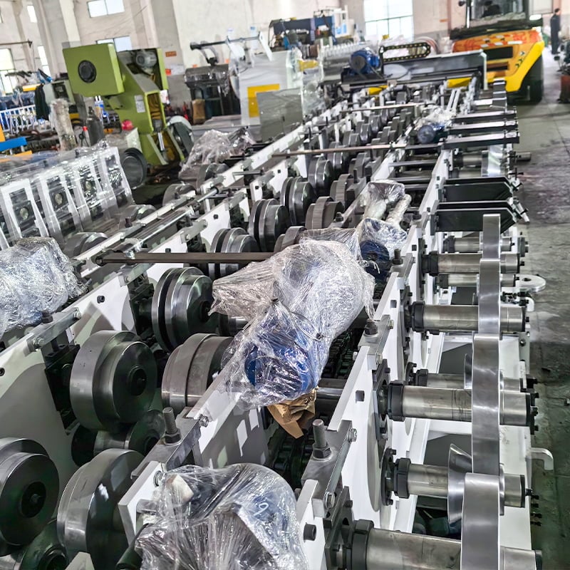 Stadyum Çatı Rulo Şekillendirme Makineleri: İkonik Spor Mimarisinin Geleceğini İnşa Etmek