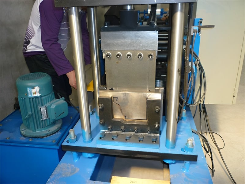 High-Speed Roll Forming Machine