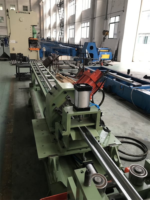 High Speed C Purlin Machine