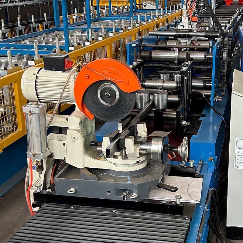 Best Steel Framing Machine Suppliers in Brazil | 2026 Guide 2 Cutting unit on a metal forming line
