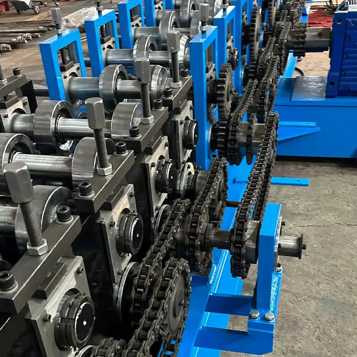 Best Z Purlin Machine Suppliers in Brazil | 2026 Guide 1 Close-up of forming rollers and shafts